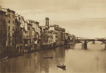 Firenze / Florencia: Una vista del Arno con el Ponte a S Trinita (fotografía en b/n)