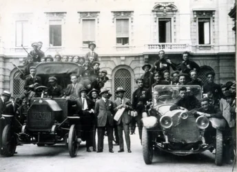 Milán, 3 y 4 de agosto de 1922. La reacción de los fascistas a la huelga. Equipos de acción en la Plaza Scala.