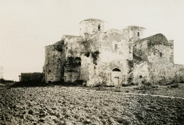 Monasterio de Agios Varnavas, Engomi, Chipre, fotografía de Camille Enlart, París