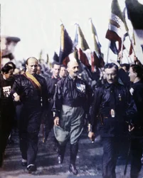 Mussolini en la Marcha sobre Roma. 1922. Foto coloreada a mano 1923. (Marcia su Roma)