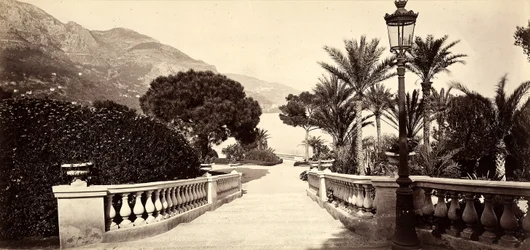 El jardín del Casino de Montecarlo, en el Principado de Mónaco