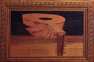 Un laúd ("Inlaid woodwork")