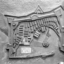 Un mapa en relieve de la fortaleza de Canea, Creta en 1608