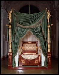 Cama de Carlo Ludovico di Borbone (Carlos II de Parma) realizada en la región de Lucca - Cama de Carlo II di Parma (Carlos II de Borbón-Parma) (1799-1883) de manufacturas de Lucca - Florencia, Palazzo Pitti