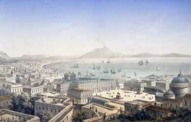 Vista aérea del Palacio Real y la Piazza Plebiscito en Nápoles, Italia