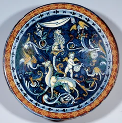 Taza de mayólica de Cafaggiolo decorada con animales fantásticos