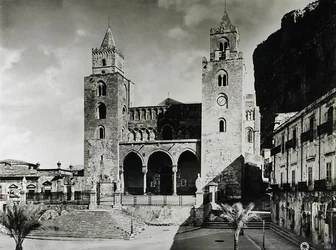 Exterior del Duomo, comenzado en 1131 por el Rey Roger II (d.1154) de Sicilia