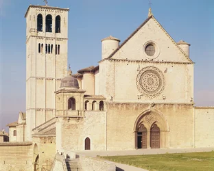 Exterior de la Iglesia Superior