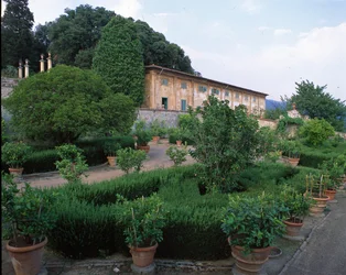 Limonaia y jardín, Villa di Celle