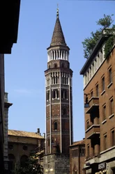 Milán: el campanario de San Gottardo
