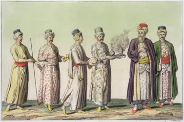 Sirvientes que llevan una pipa, un jarrón de dulces, café, un brasero y una jarra de agua de rosas, lámina 57 de la Parte III, Volumen I de «La historia de las naciones», grabada por V. Raineri