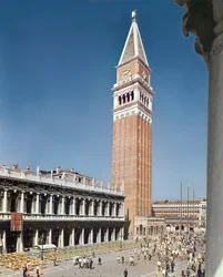 La Librería Sansoviniana y el campanario