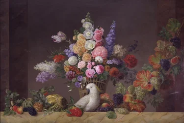 Una cesta de flores, una cacatúa y una parra frutal