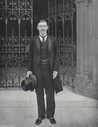 El muy honorable St. John Brodrick