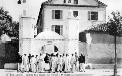 Cuartel de los reclutas de la Legión Extranjera Francesa, Sidi Bel Abbès, Argelia, 14 de julio de 1906