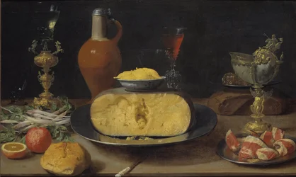 Naturaleza muerta de desayuno con queso y copa