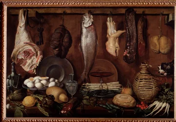 Despensa con comida y vajilla