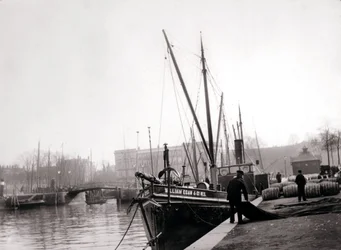 Barcos en el canal, Róterdam, 1898
