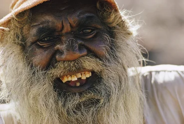 Retrato de un aborigen australiano. Marble Bar, Australia Occidental.