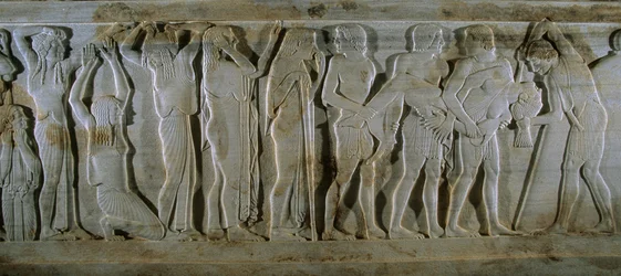 Sarcófago de piedra del siglo VI a.C. procedente de Turquía que representa una escena troyana. Aquí Achi...