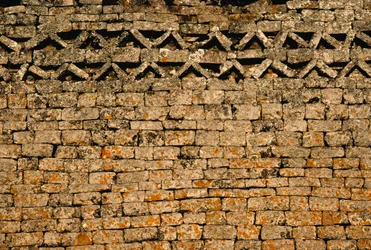 Muro de piedra en GREAT ZIMBABWE RUINS, ZIMBABWE. .