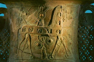 Caballo de Troya en ánfora del siglo VII a.C. procedente de Mykonos muestra la...