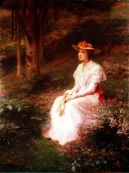 Dama elegante sentada en el bosque