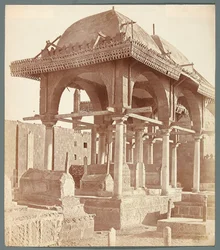 Egipto. El Cairo. Tumbas familiares de época otomana en la necrópolis meridional (siglo XVIII)
