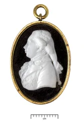 Jorge IV, como príncipe de Gales, c.1790 (vidrio blanco en marco de metal dorado)