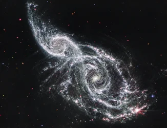 Galaxias IC 2163 y NGC 2207 (imagen MIRI)