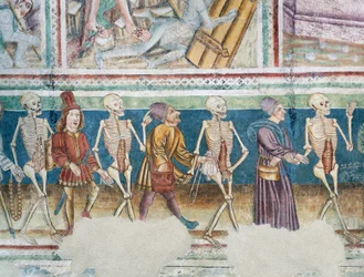 Iglesia fortificada de Hrastovlje, Iglesia de la Trinidad, La Muerte acompañando a un comerciante y un banquero rico, Danza de la Muerte (1490), detalle de frescos de Janez Iz Kastva, Eslovenia