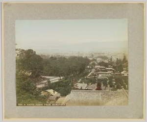 Una ciudad de Kioto desde Maruyama, Japón