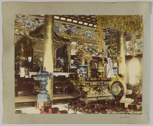 Dentro de un templo budista, Ikegami, Tokio, Japón