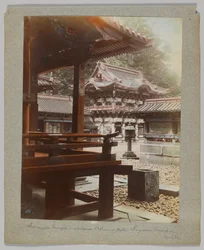 Puerta interior en Tōshō-gū, Nikko, Japón