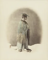 Hombre japonés con vestimenta tradicional