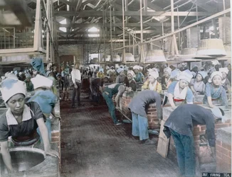 Secando té, c.1900 (foto coloreada)