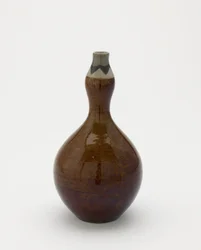 Botella de sake en forma de calabaza, Nagayo, prefectura de Nagasaki, período Edo, principios del siglo XVIII-principios del siglo XIX