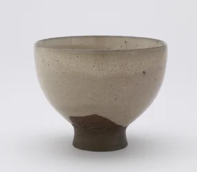 Cuenco de Té Inkyuzan en forma de Goki, con cifra impresa, Cuenco de Té (gokijawan), c.1804-25