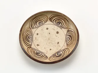 Plato de servir con diseño de "ojo de caballo", 1800-1830