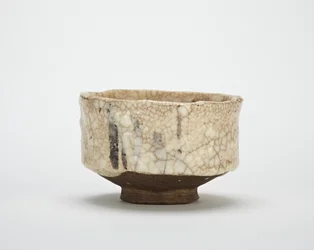 Cuenco de té Seto en estilo Shino Decorado