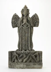 Estatuilla (piedra gris tosca)