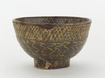 Tazón de té con decoración incisa, isla Tsushima, prefectura de Nagasaki, período Edo