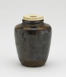 Caddy de té, tipo katatsuki, Seto, prefectura de Aichi, período Edo, mediados del siglo XVII