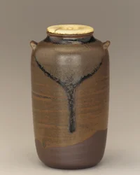 Caddy de té con dos asas, Koishibara, prefectura de Fukuoka, período Edo, finales del siglo XVII-principios del siglo XVIII