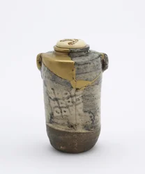 Caddy de té con dos asas, en estilo Oribe, Kioto, Kyoto-fu, período Edo, finales del siglo XVII o principios del siglo XIX