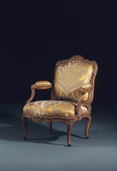 Uno de un par de fauteuils a la Reine de Luis XV