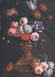 Tulipanes, Caléndulas, Viburnum, Nomeolvides, Rosas y otras Flores en una Urna