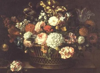 Peonías, tulipanes, narcisos y otras flores en una canasta