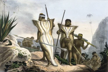 Indios de Brasil con pieles de animales