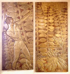Cuatro paneles de madera lacada y dorada de 